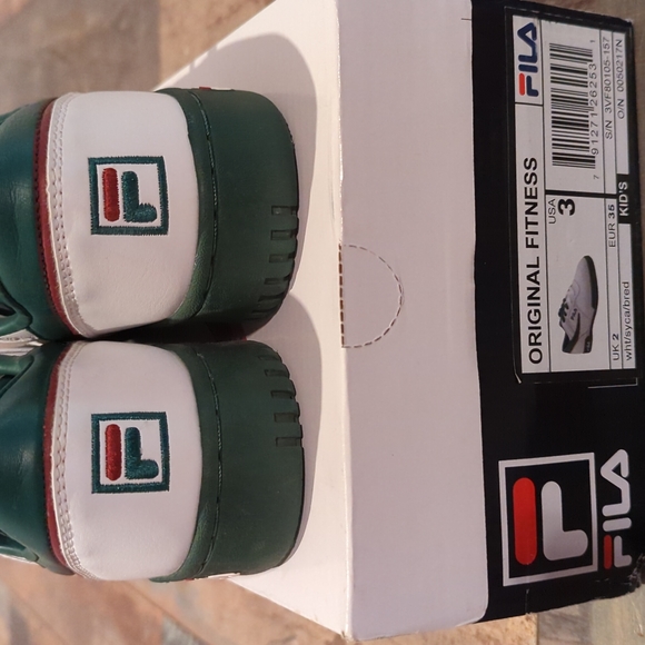 Shoes - Picture 3 of 4